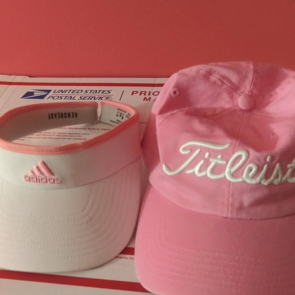 Adidas 5 compartments  $38+  free hat or scarf. - Picture 11 of 12